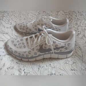 Nike White Leopard Print Sneakers Sz 11